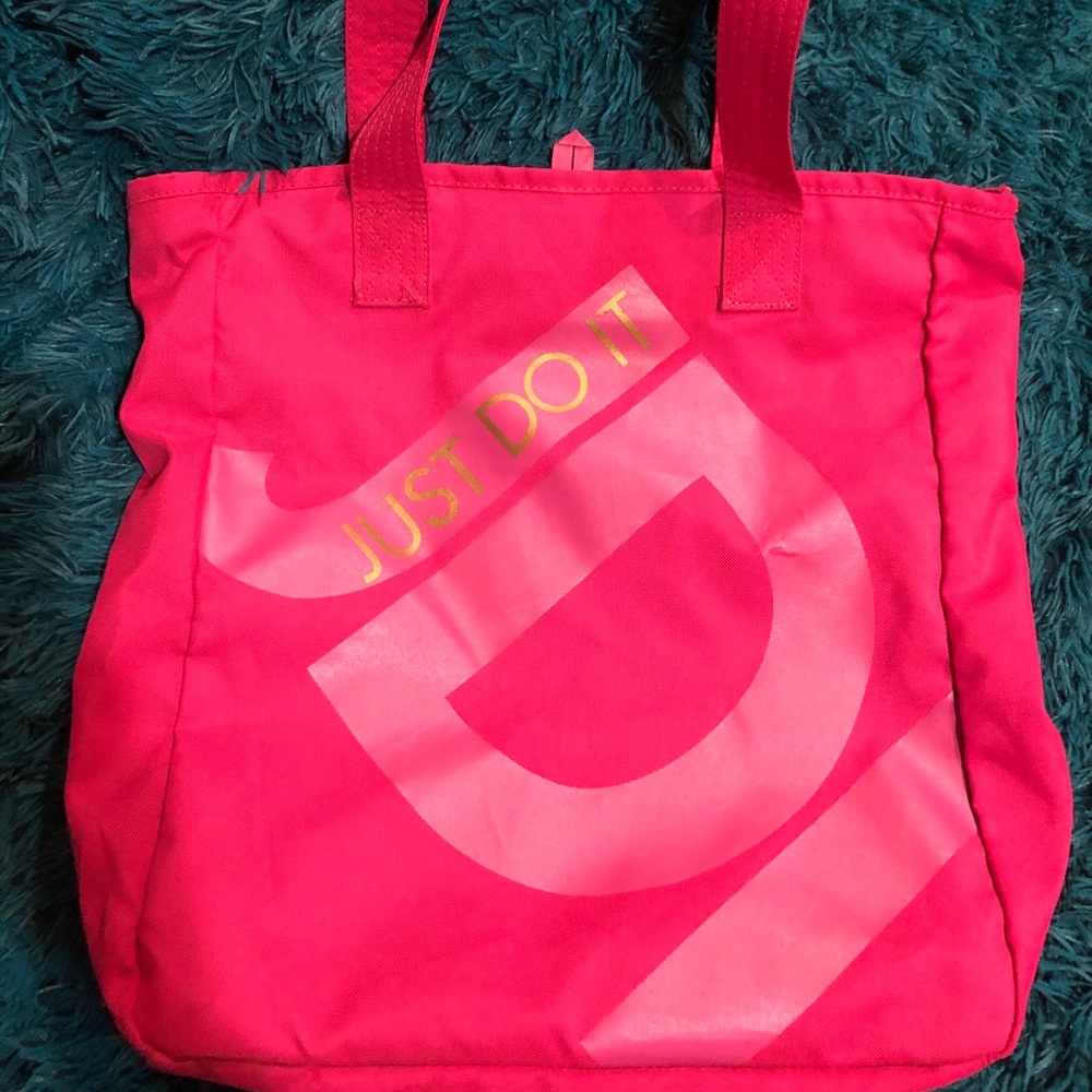 Nike shoulder weekend bag